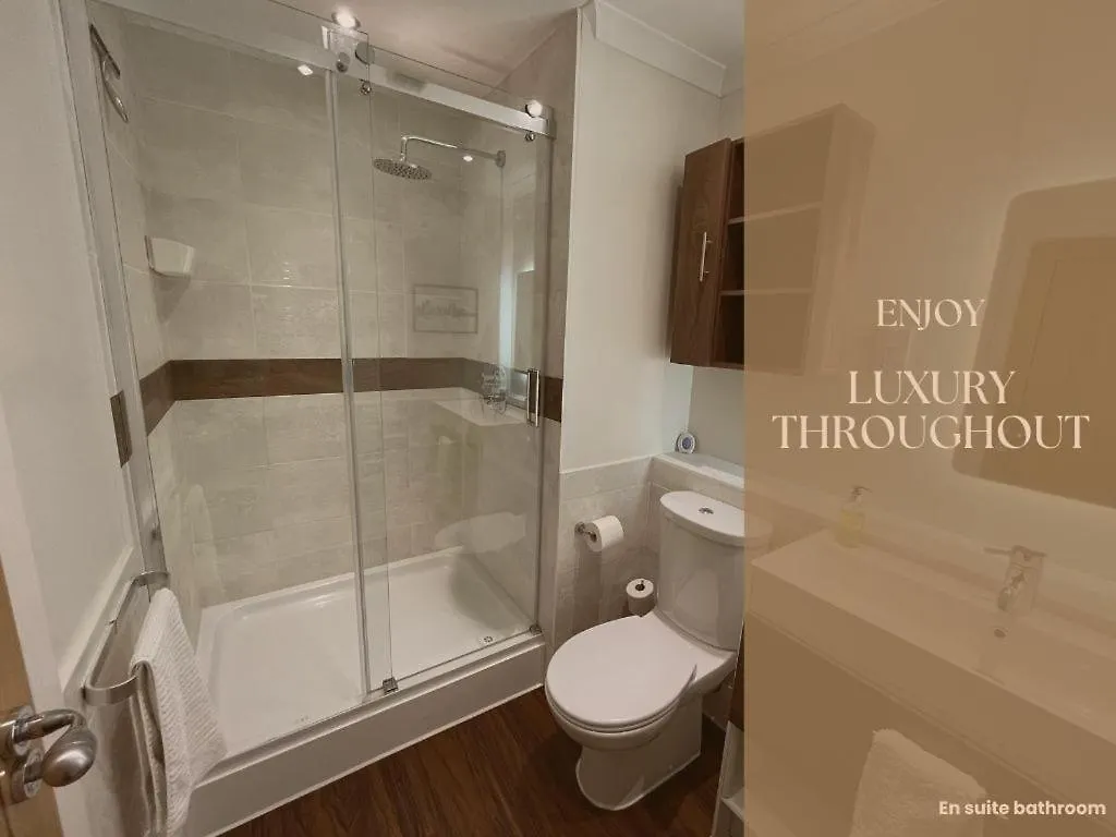 Ultra-Luxury City Centre 2 Bed Apartment, With Free Parking Cardiff 0*,  Egyesült Királyság